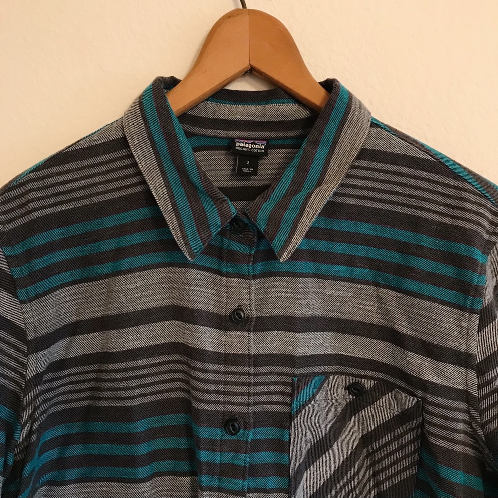 Patagonia women’s casual striped button down - Picture 4 of 7